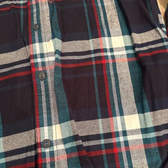 GAP MENS SIZE MEDIUM RED GREEN BLUE BUTTON UP FLANNEL SHIRT - Picture 3 of 7